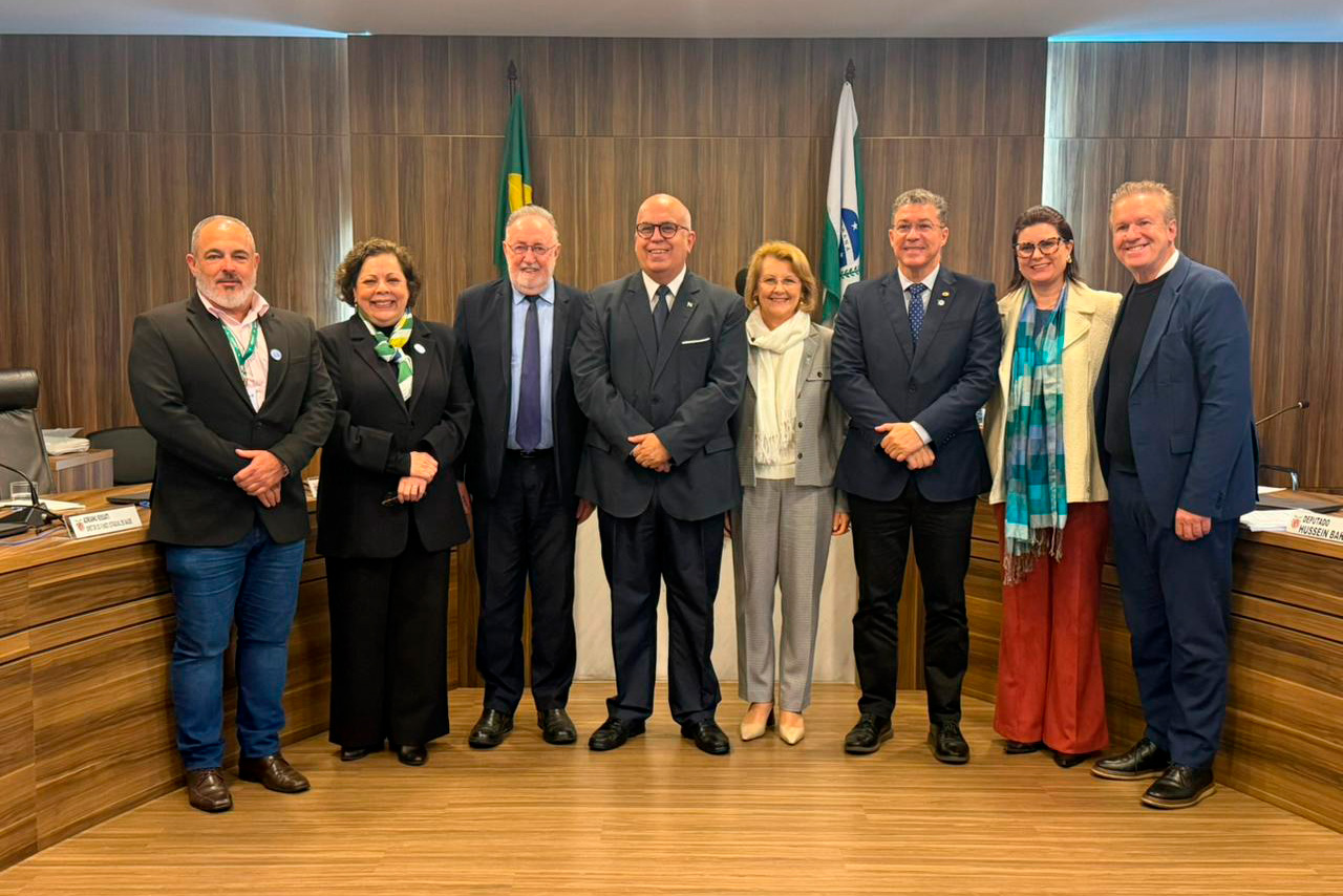 Paraná supera mínimo constitucional e despeja 15% do orçamento em saúde no 1º quadrimestre