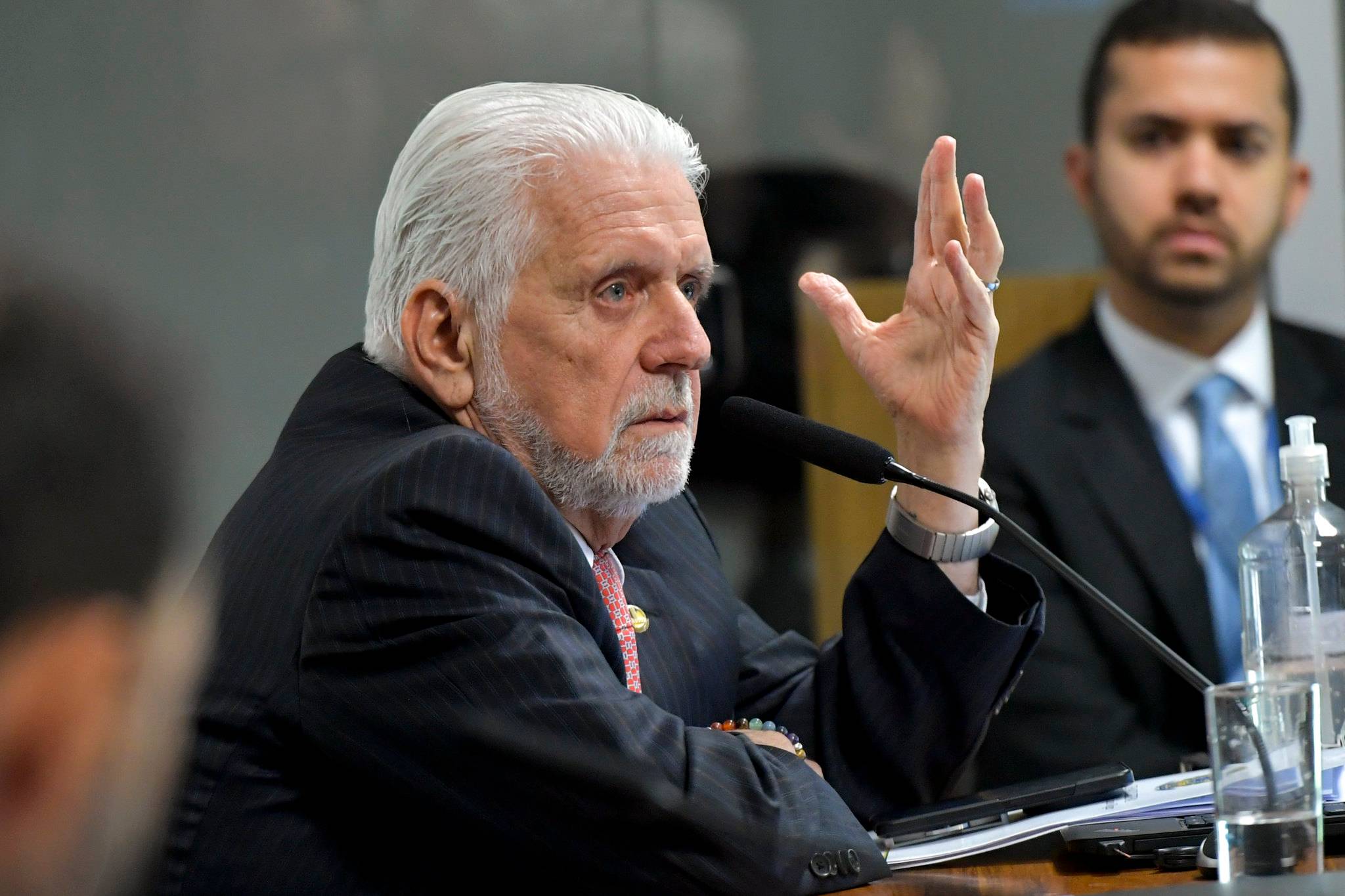 jaques wagner pode deixar liderança do governo no senado após caso master
