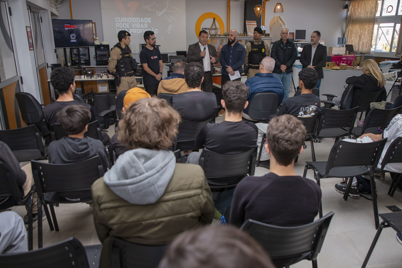 Curitiba aposta em workshop de drones para formar jovens profissionais de tecnologia