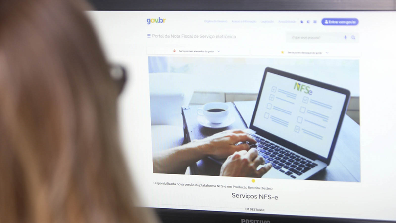 Reforma Tributária impõe preenchimento de IBS e CBS em notas fiscais a partir de 3/8