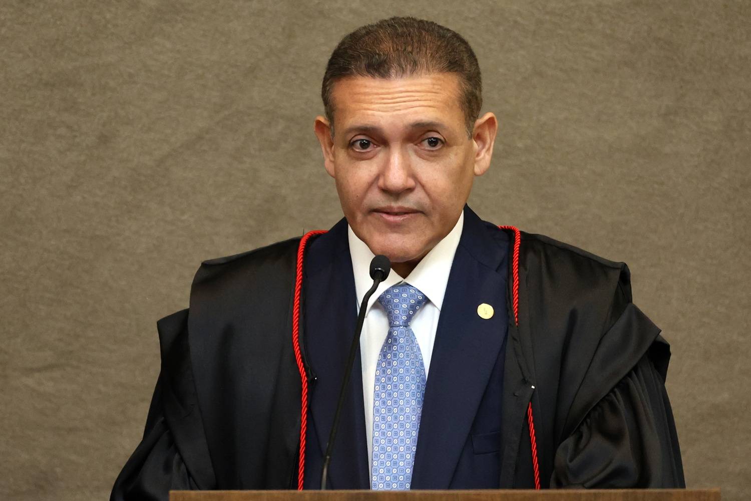 Nunes Marques no TSE: Entre STF, Lula e o Bolsonarismo, a Tentação do Equilíbrio