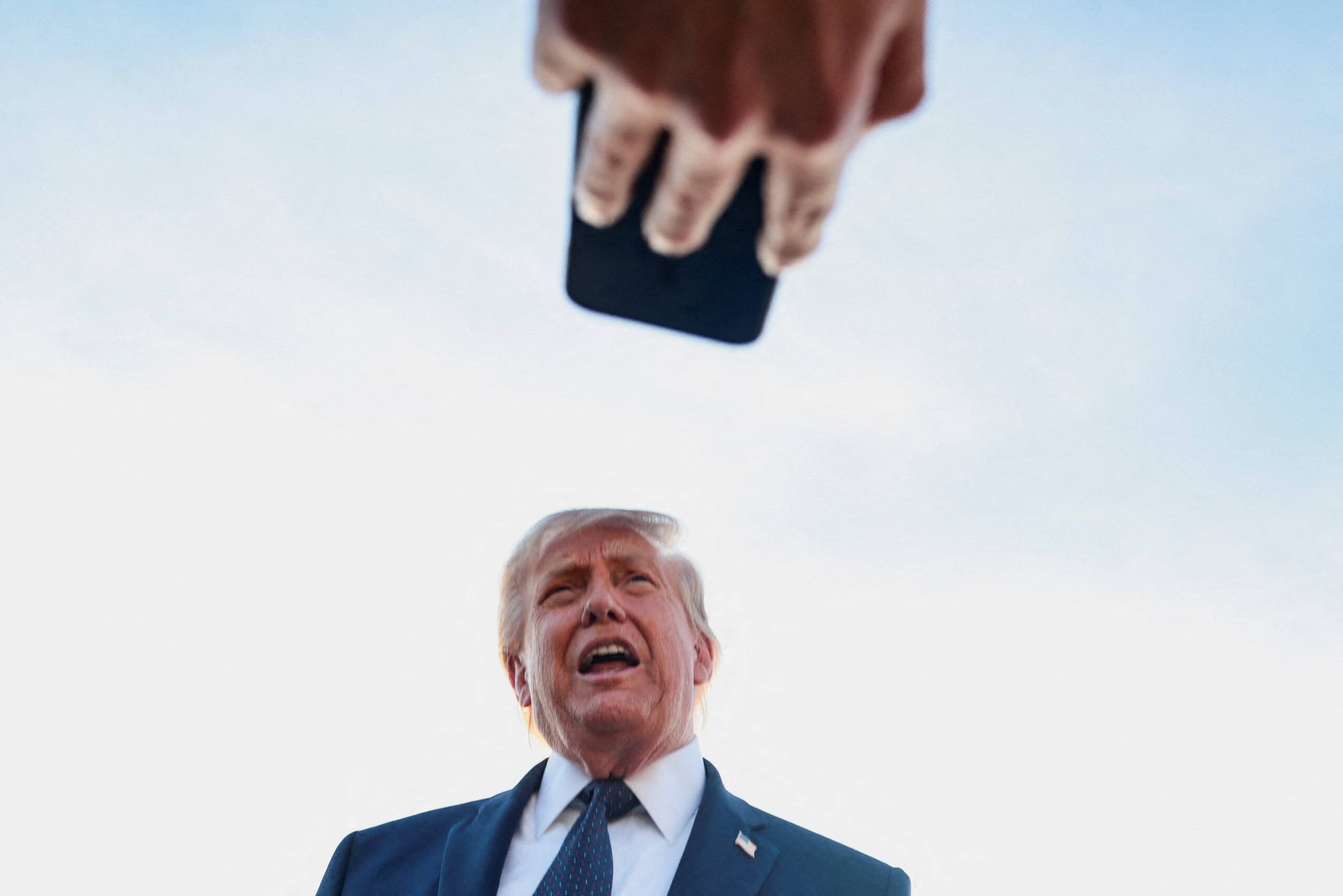 Embaixador iraniano expõe Trump: destruição de acordos e política de instabilidade
