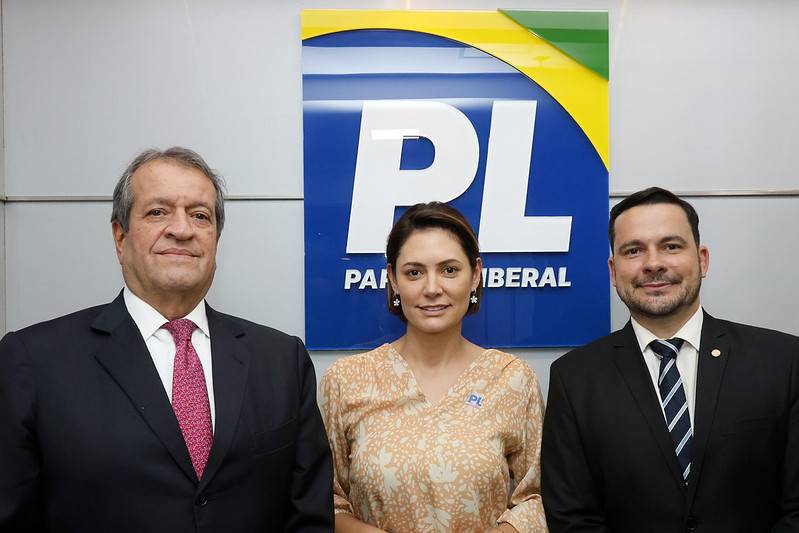 Valdemar revela saída de Michelle do PL Mulher para cuidar de Bolsonaro