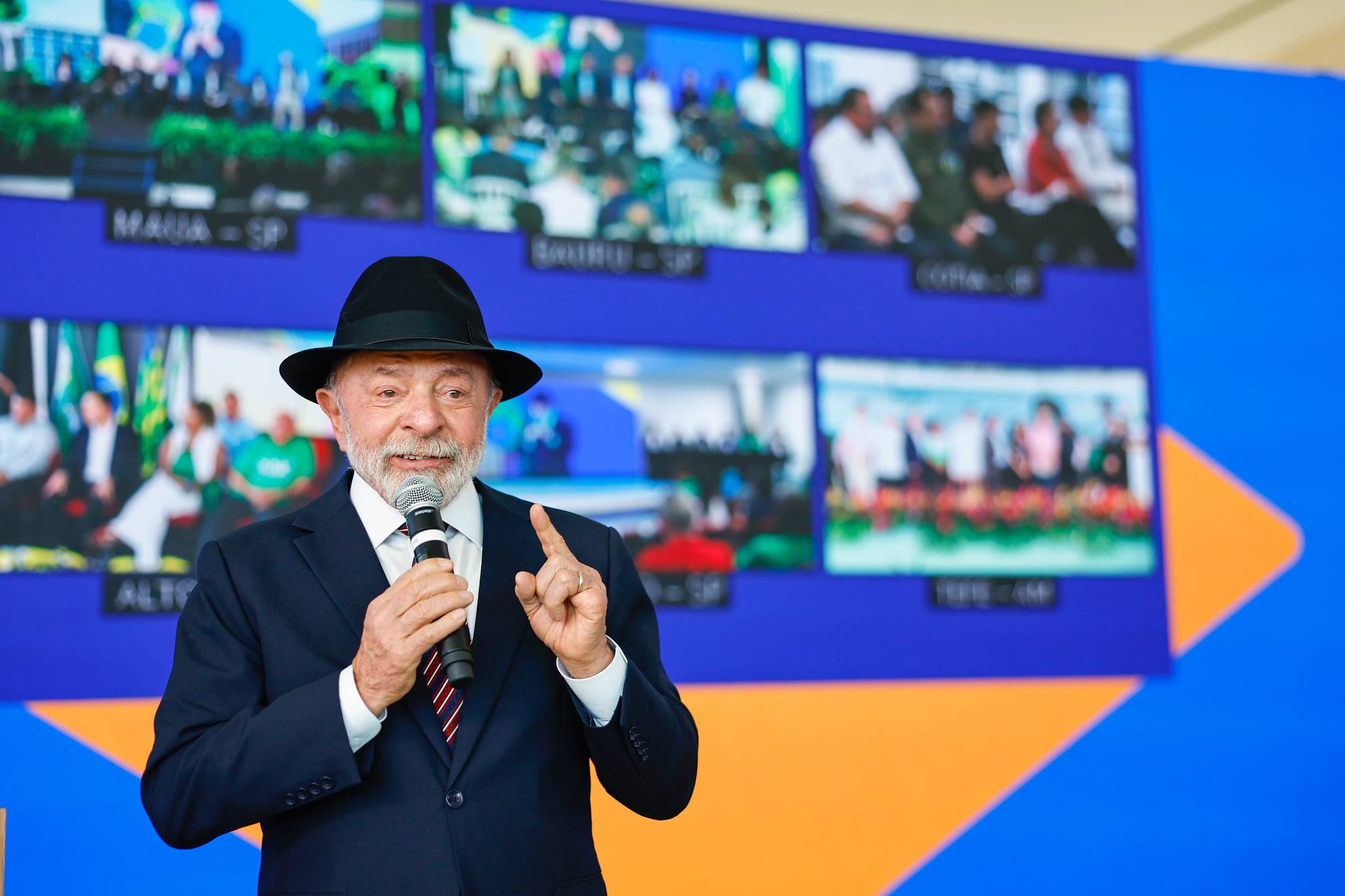 Lula Exibe Dedo do Meio e Escancara Divisão no Planalto
