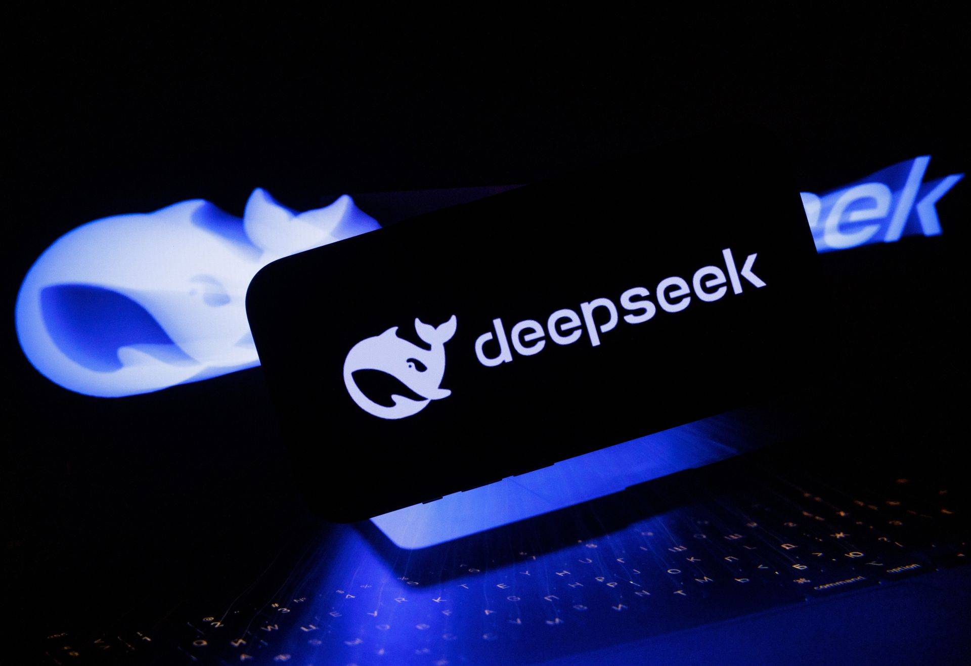 DeepSeek congela captação após polêmica sobre competição de IA entre EUA e China