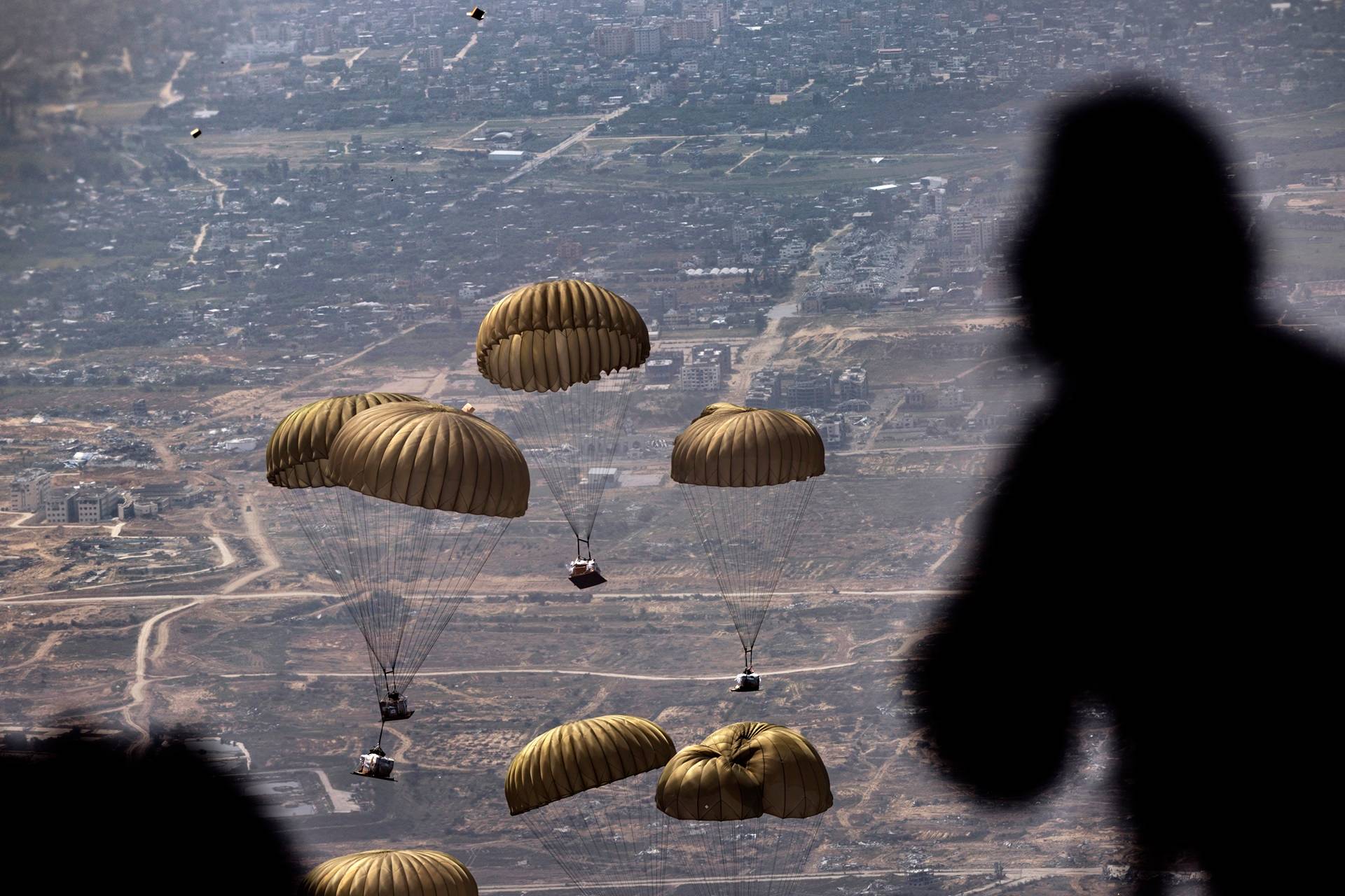 EUA Sofrem Mortes e Desaparecimento de Militares em Ataque na Jordânia; Irã Eleva Tom