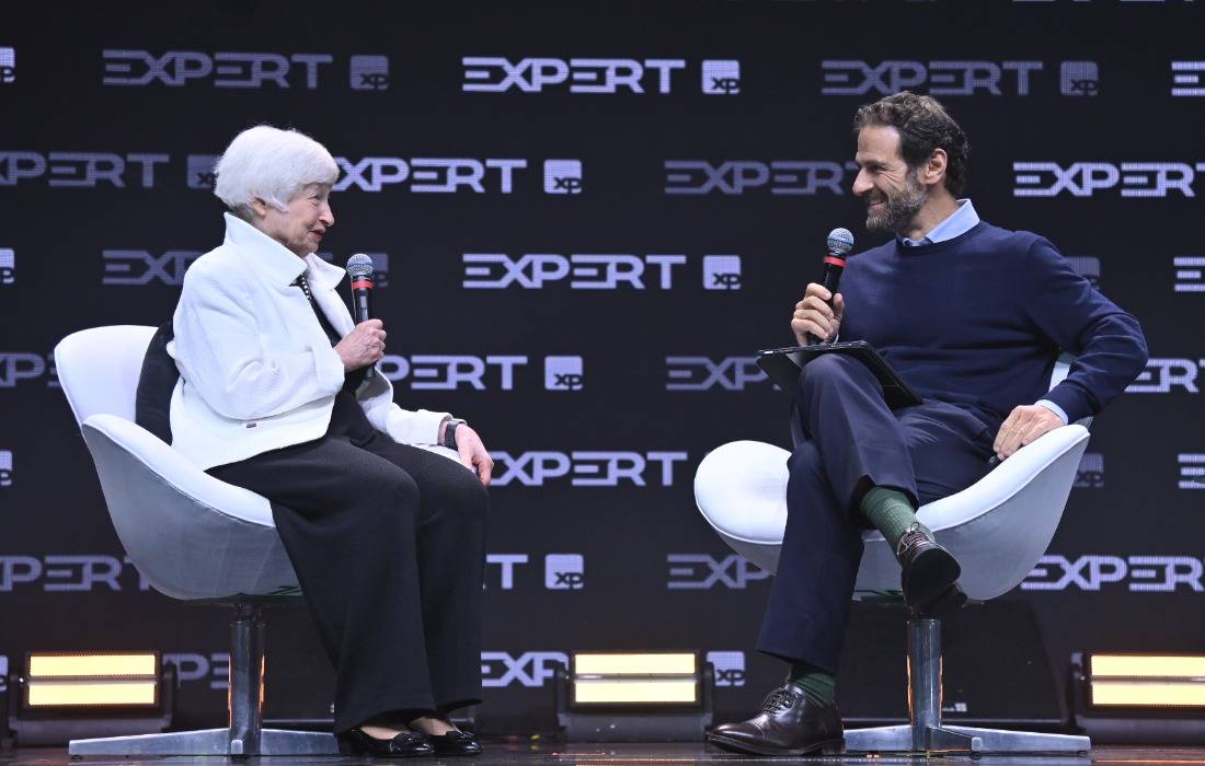 Yellen desmonta mito do choque de produtividade da IA nos EUA