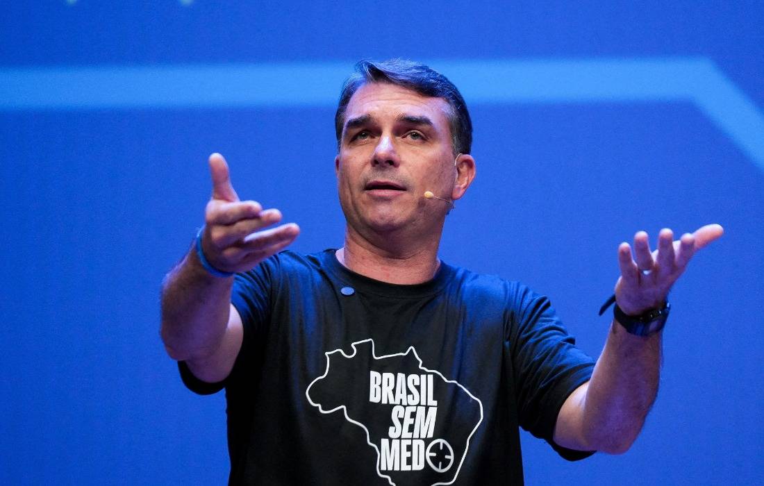 PT pressiona PGR para investigar Flávio Bolsonaro por carta a Marco Rubio