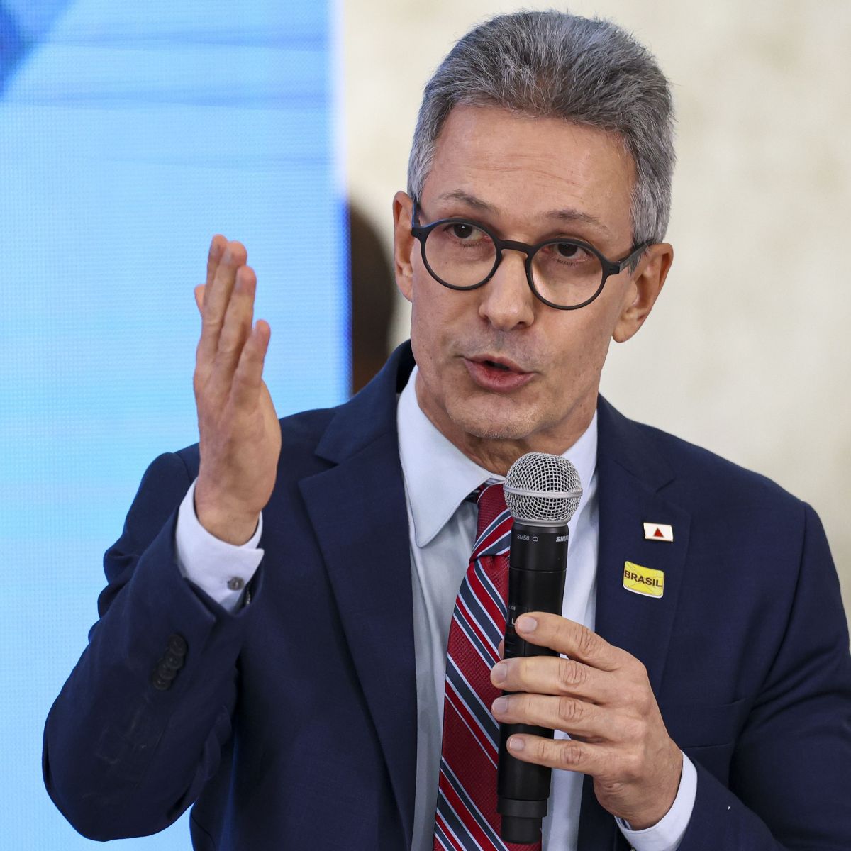 Zema mantém aprovação em 52% em MG, mas percentual cai desde abril