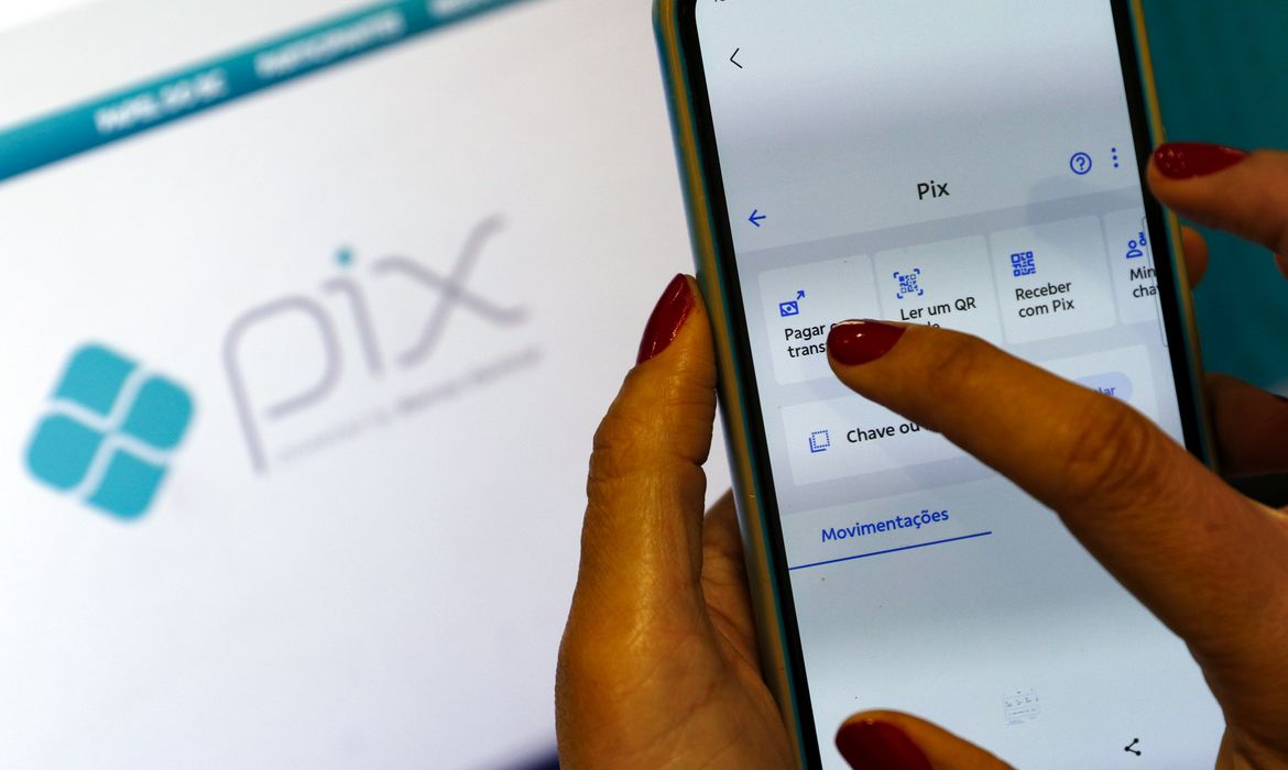 FMI Exige Autonomia Financeira para Banco Central Após Elogio ao Pix