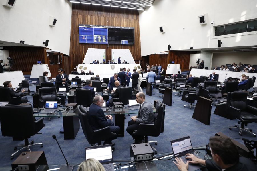 Paraná impõe fraldários acessíveis para idosos, deficientes e crianças em espaços privados