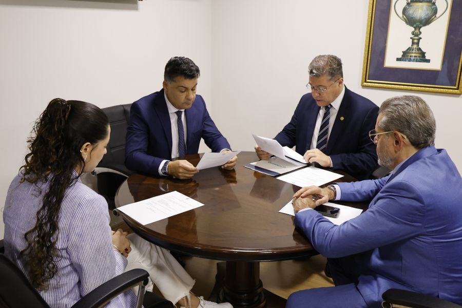 Deputado Hussein Bakri Impõe Redefinição Polêmica nos Limites Municipais da RMC