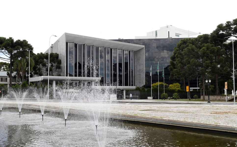 Assembleia reativa projeto para obrigar hospitais a reportar dados de abortos no Paraná