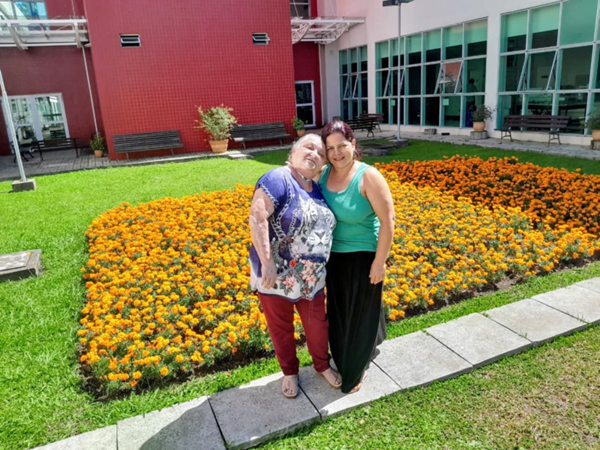 Prefeitura de Curitiba Lotada: Curso Gratuito para Cuidador de Idosos Enfrenta Demanda Recorde