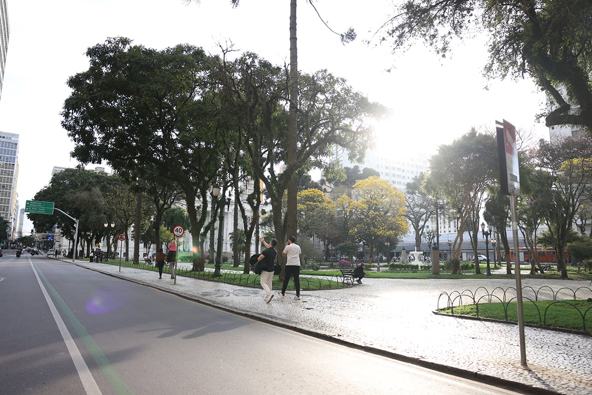 Curitiba amplia domínio dos pedestres com novo calçadão no Centro