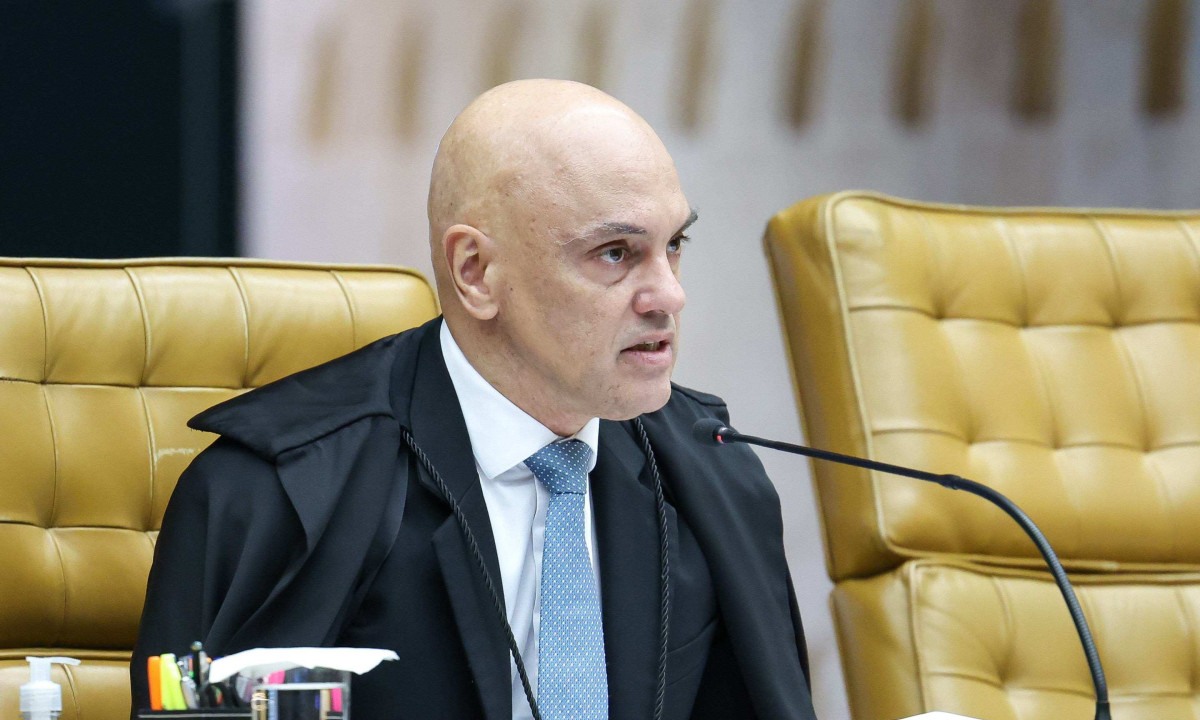 Moraes pressiona PGR sobre proibição de visitas a Bolsonaro
