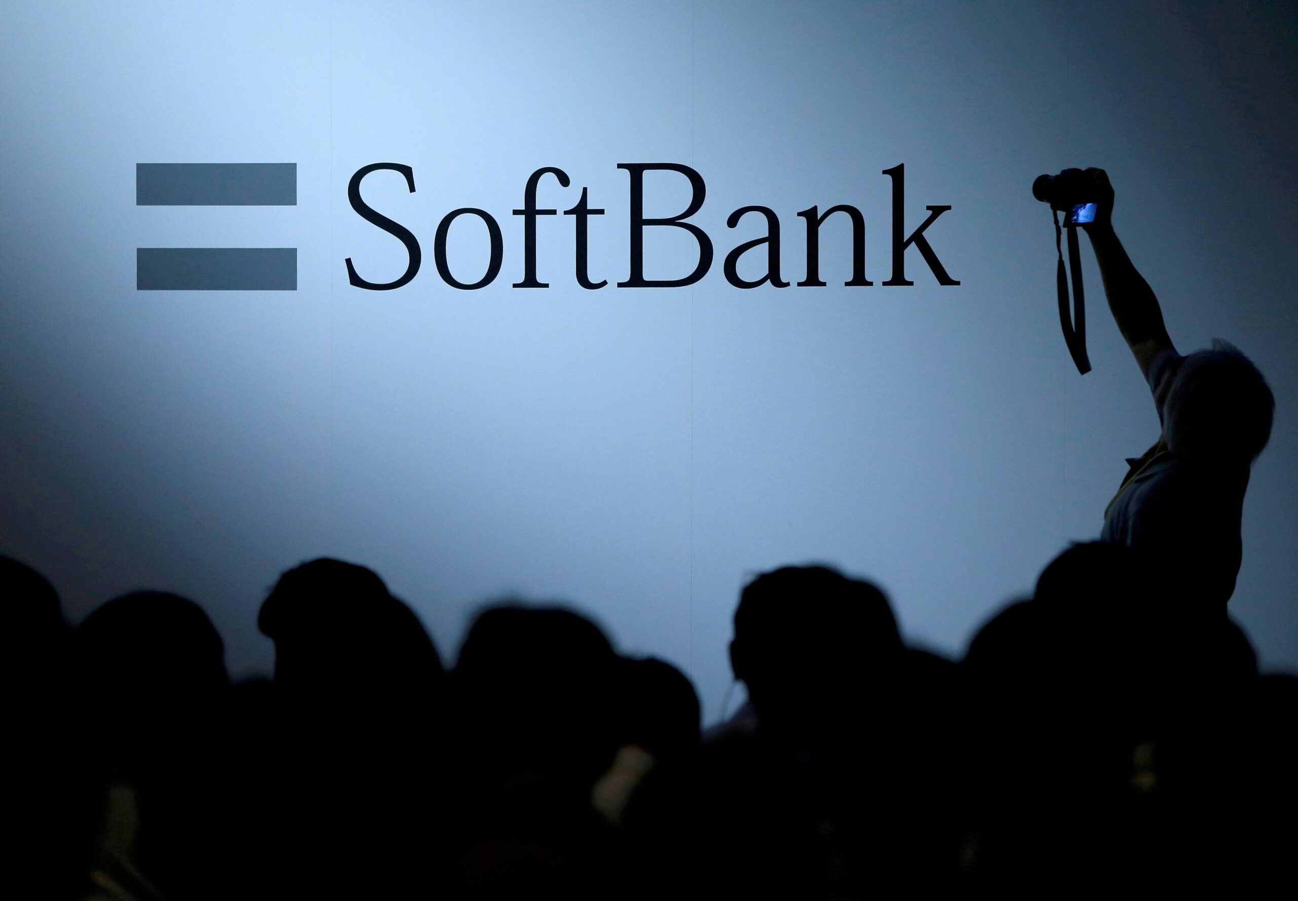 SoftBank aposta alto e anuncia emissão recorde de dívida para financiar inteligência artificial