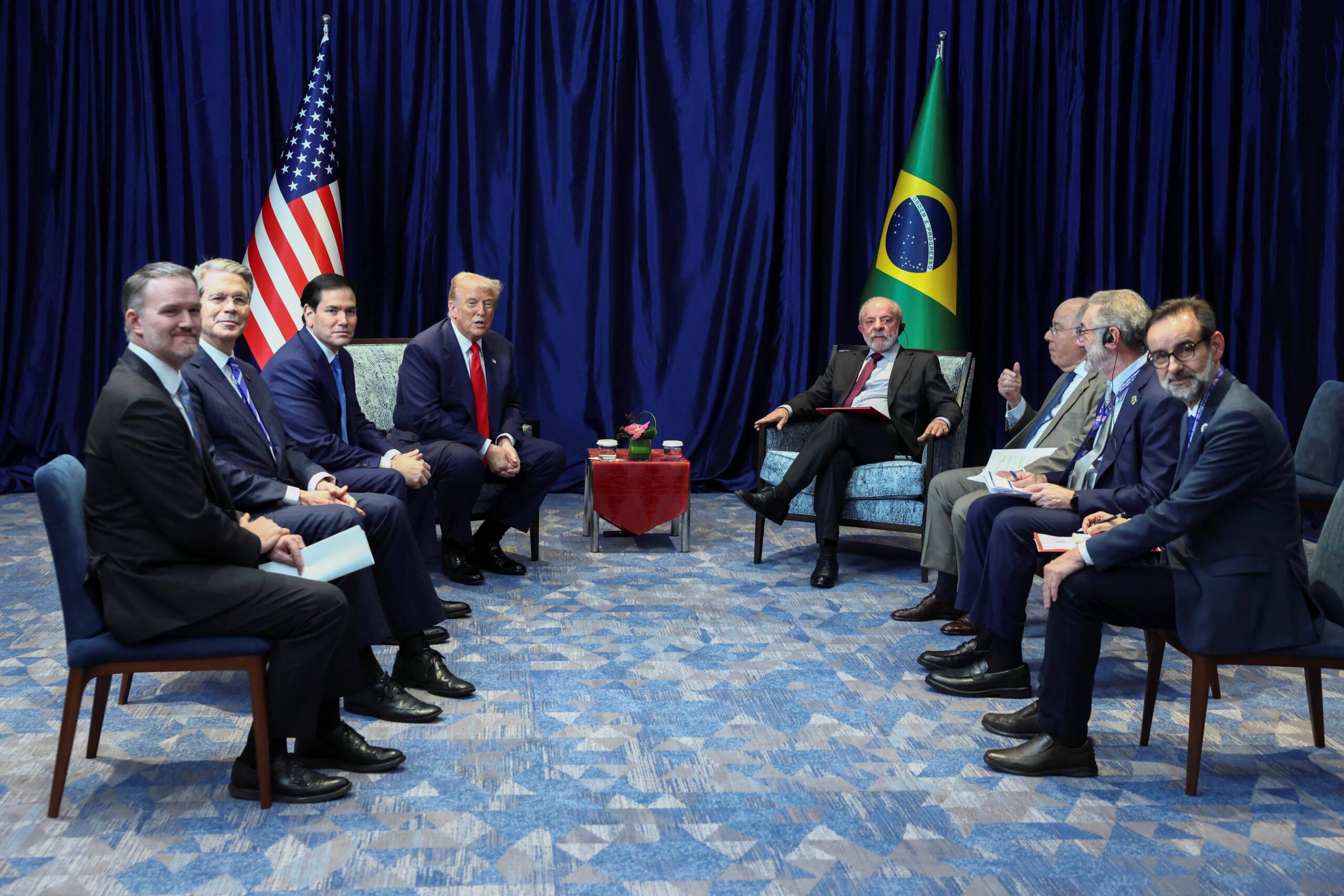 Governo Lula Pressiona EUA para Rever Tarifas que Atingem Exportadores