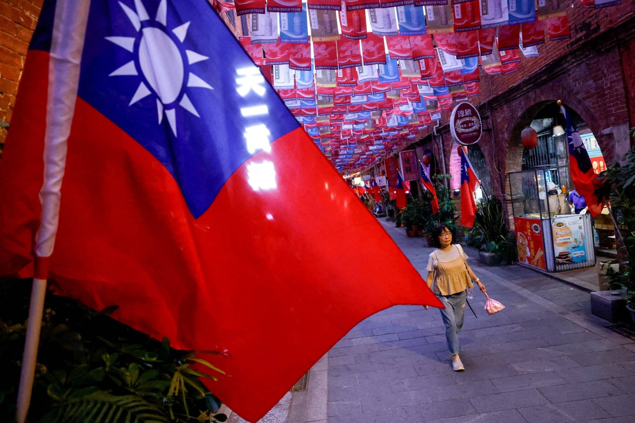 Taiwan restringe internet móvel em exercício contra ameaça chinesa