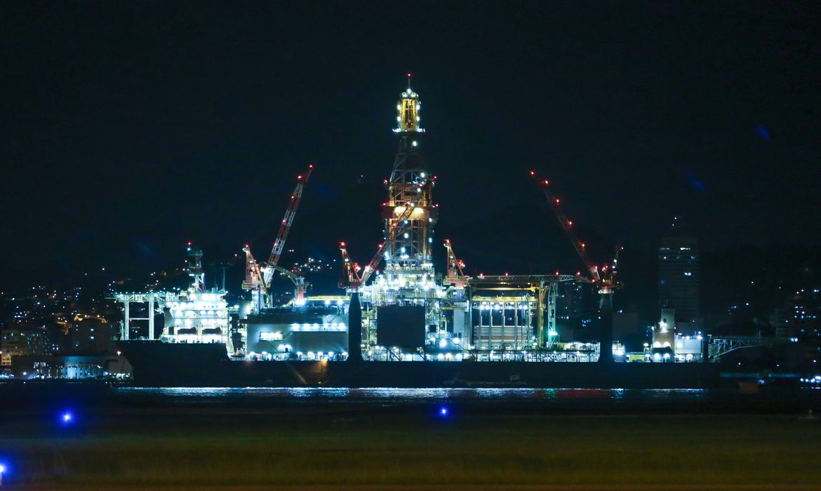 Camex ignora liminar e mantém imposto de exportação de petróleo