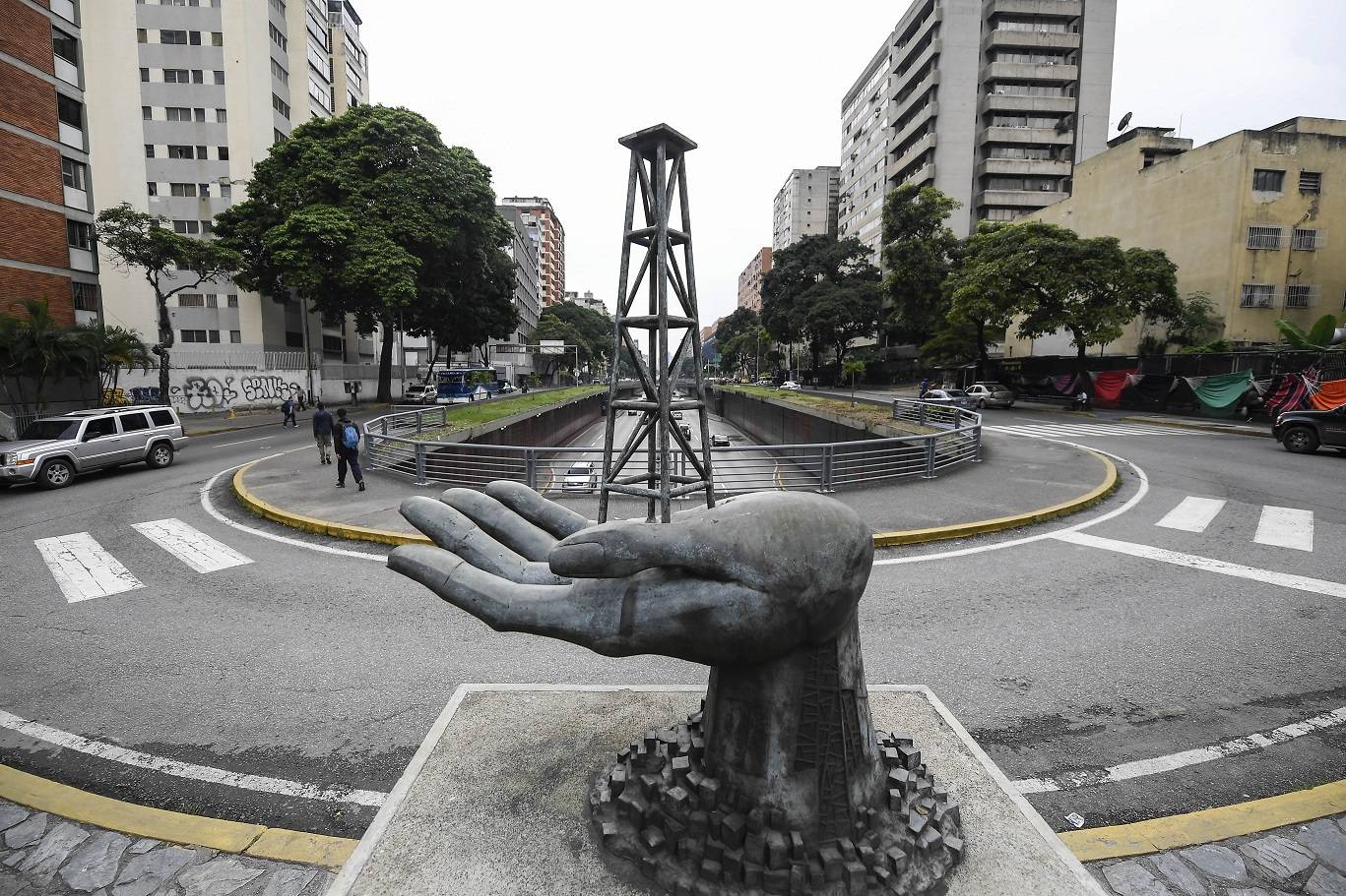 Trump mira petróleo venezuelano e avança em controle estratégico