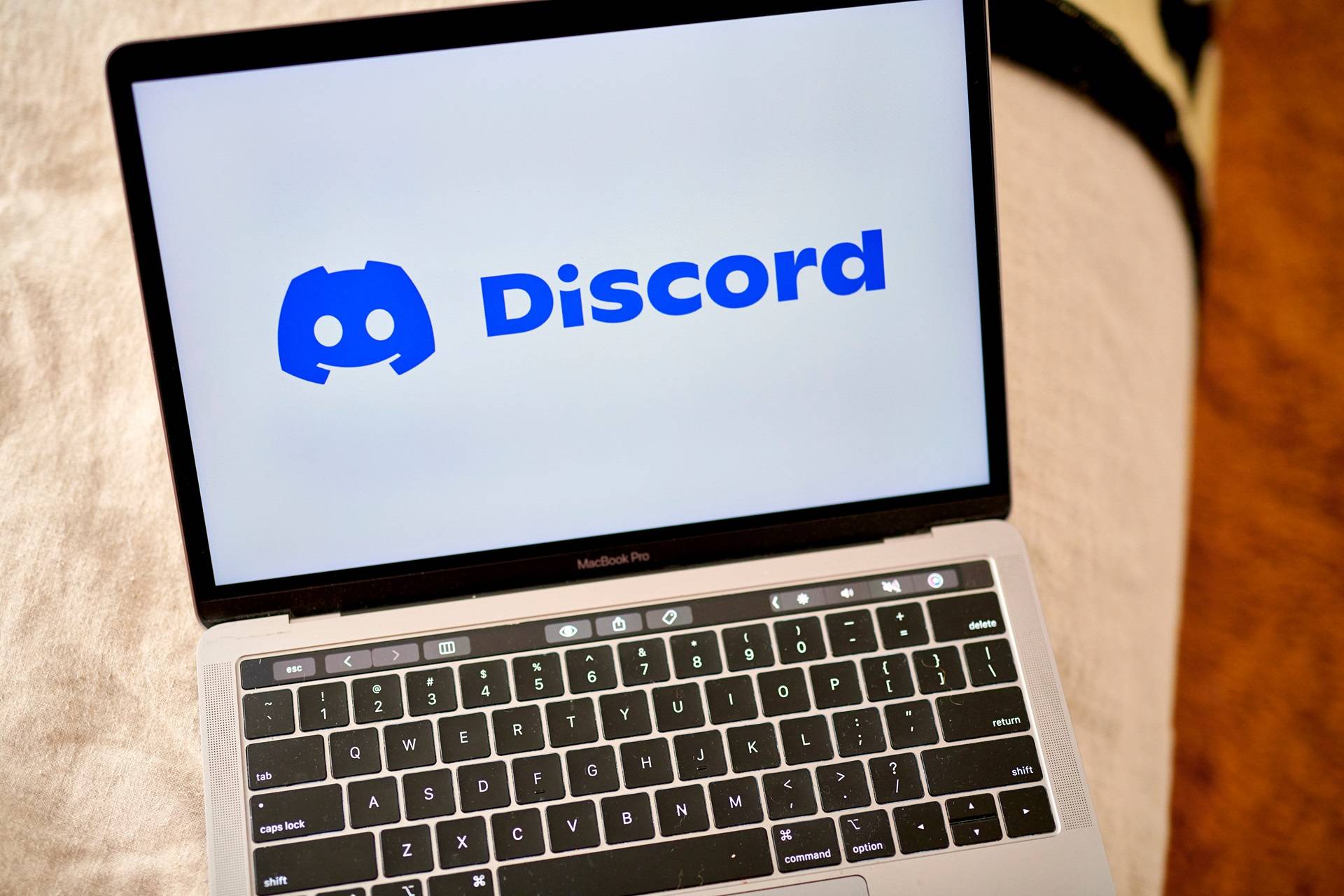 AGU aciona Discord e cobra R$ 500 milhões por descaso com segurança de adolescentes