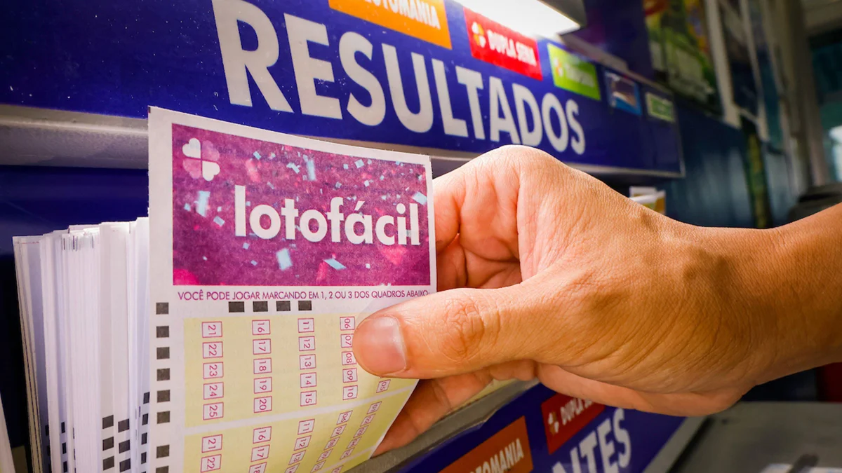 Lotofácil sorteia R$ 12 milhões e expõe esperança de ganhadores