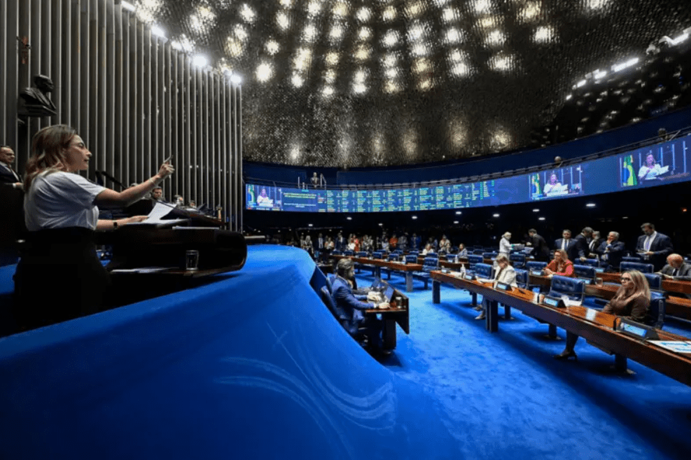 Governistas aceleram votação da PEC 6×1 antes das eleições para garantir vitória política