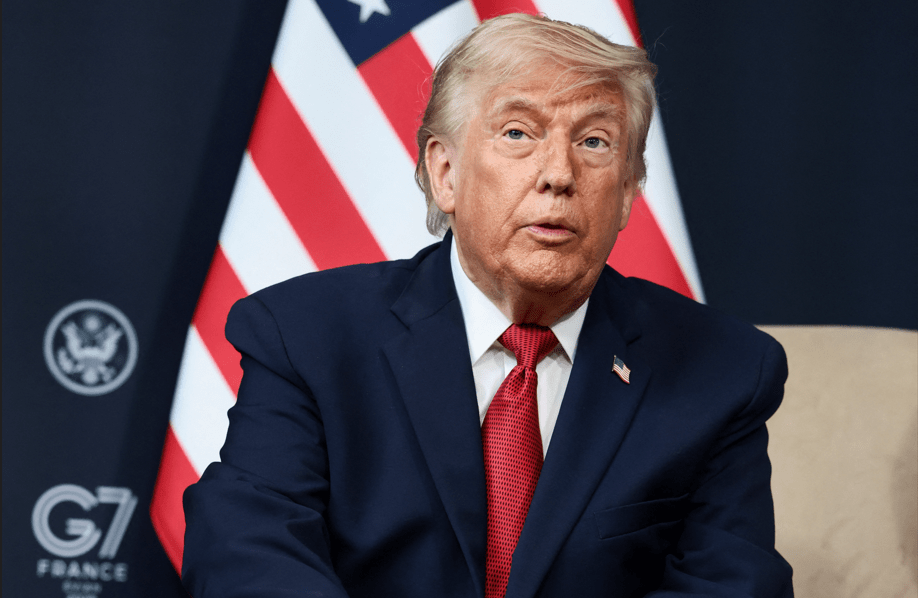 Trump deflagra guerra econômica inédita contra Irã e ameaça aliados do regime