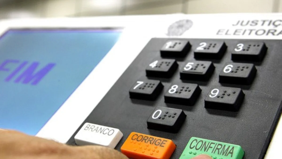 TSE libera colinhas, proíbe celular e reforça controle na votação