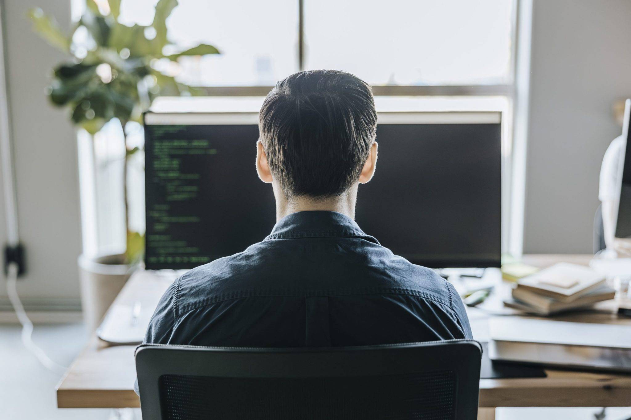 Ex-Google cria chatbot sem IA com 10 mil humanos e expõe dependência tecnológica