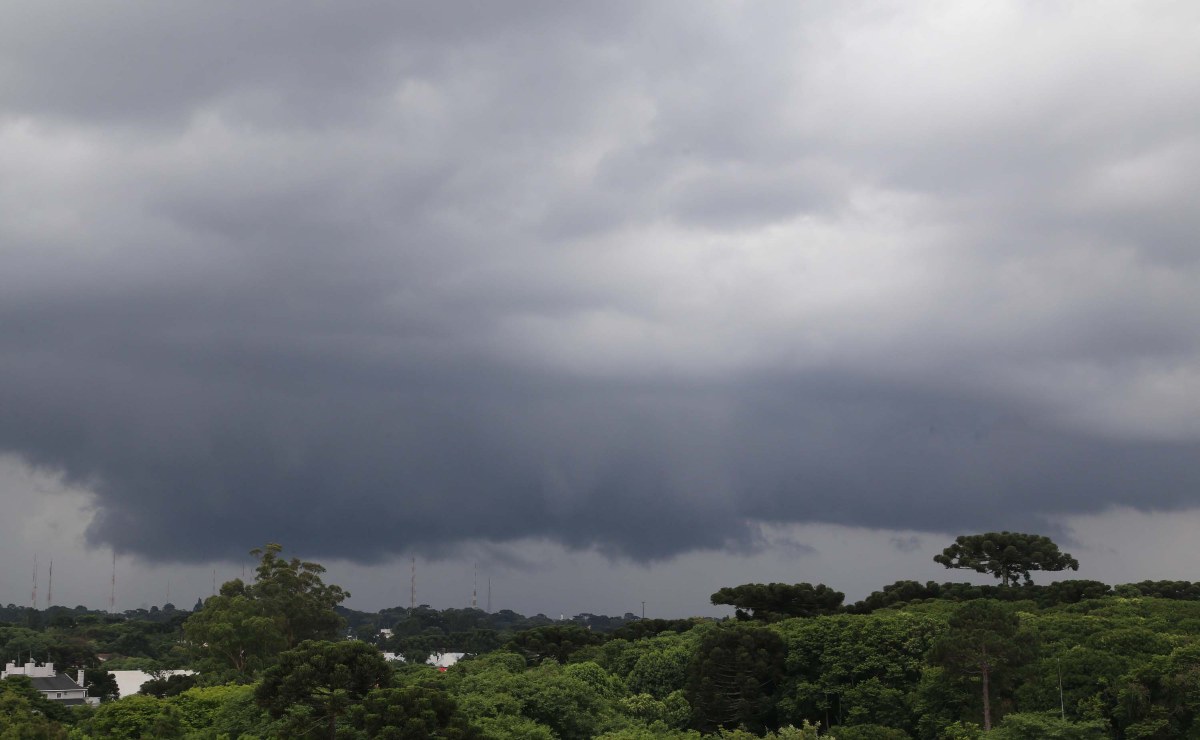 Paraná sob alerta: tempestades e granizo ameaçam estabilidade até segunda