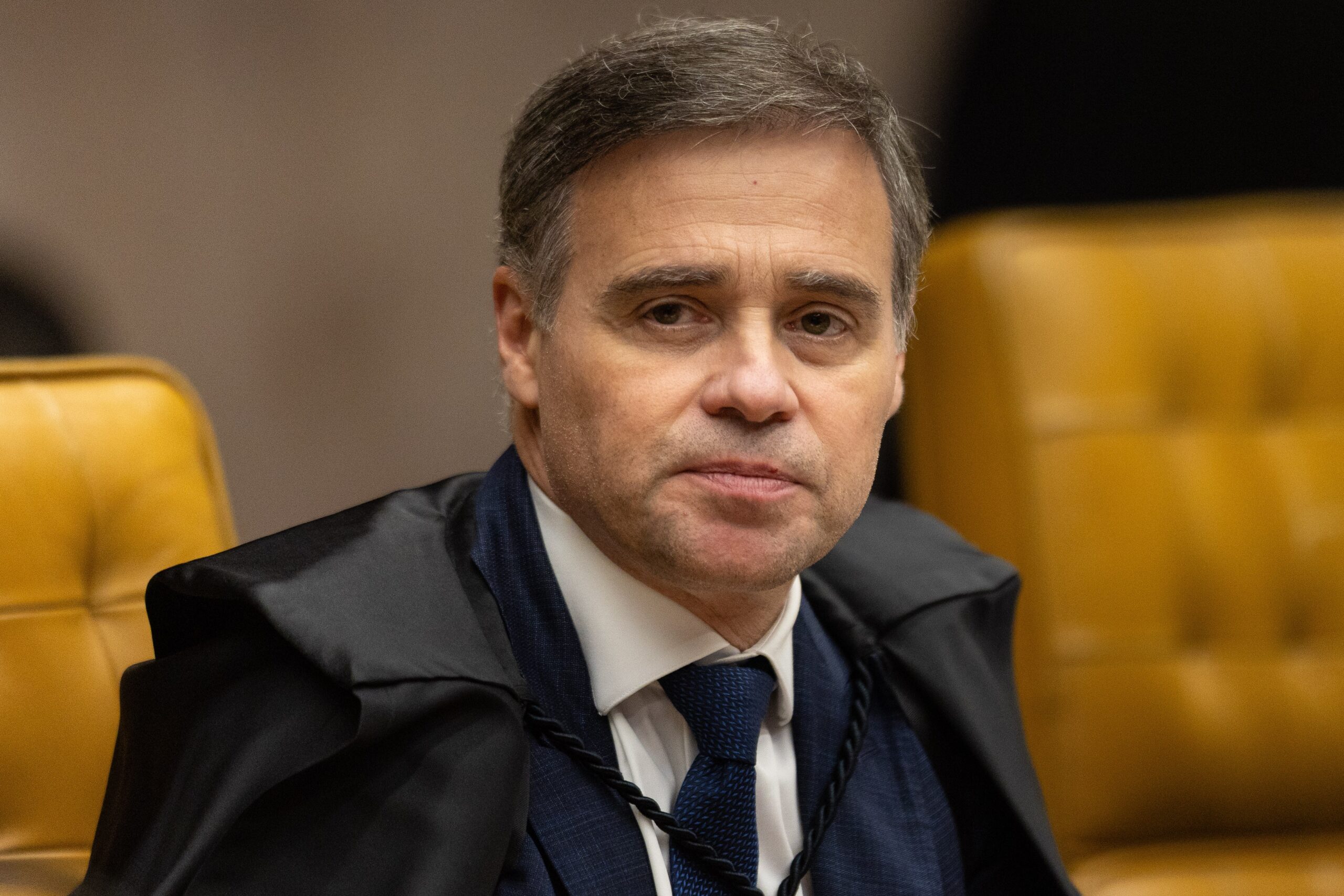Mendonça mantém vídeo de Flávio Bolsonaro associando PT a facções criminosas
