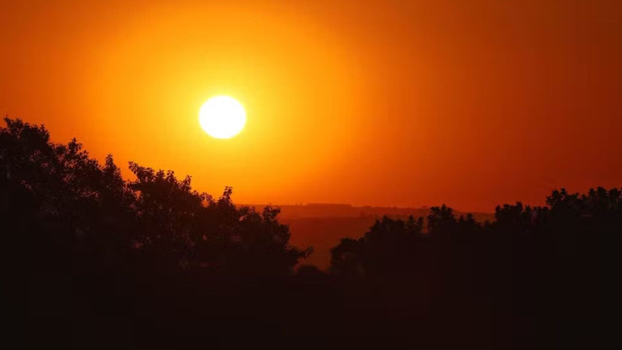 Calor em Curitiba recua com chuvas intensas previstas para domingo