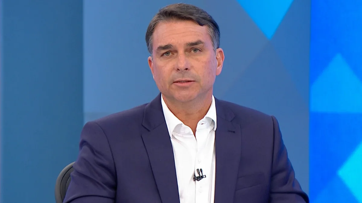 Flávio Bolsonaro já fechou Cláudio Lottenberg para a Saúde, sinal de reforço técnico e aposta política