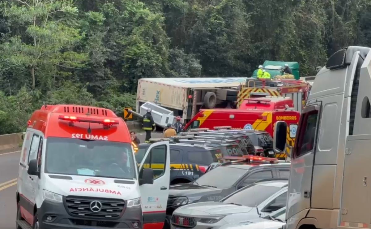 Saque e violência na BR-277: moradores atacam socorristas após acidente grave
