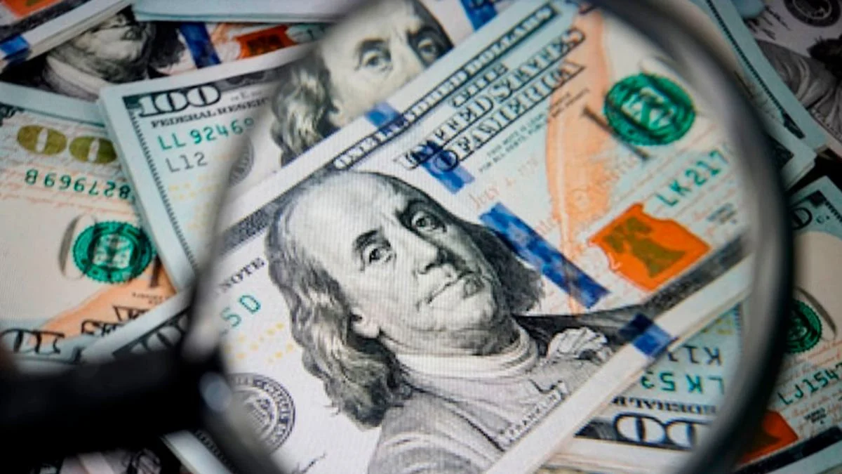 Dólar resiste e petróleo despenca com impasse EUA-Irã