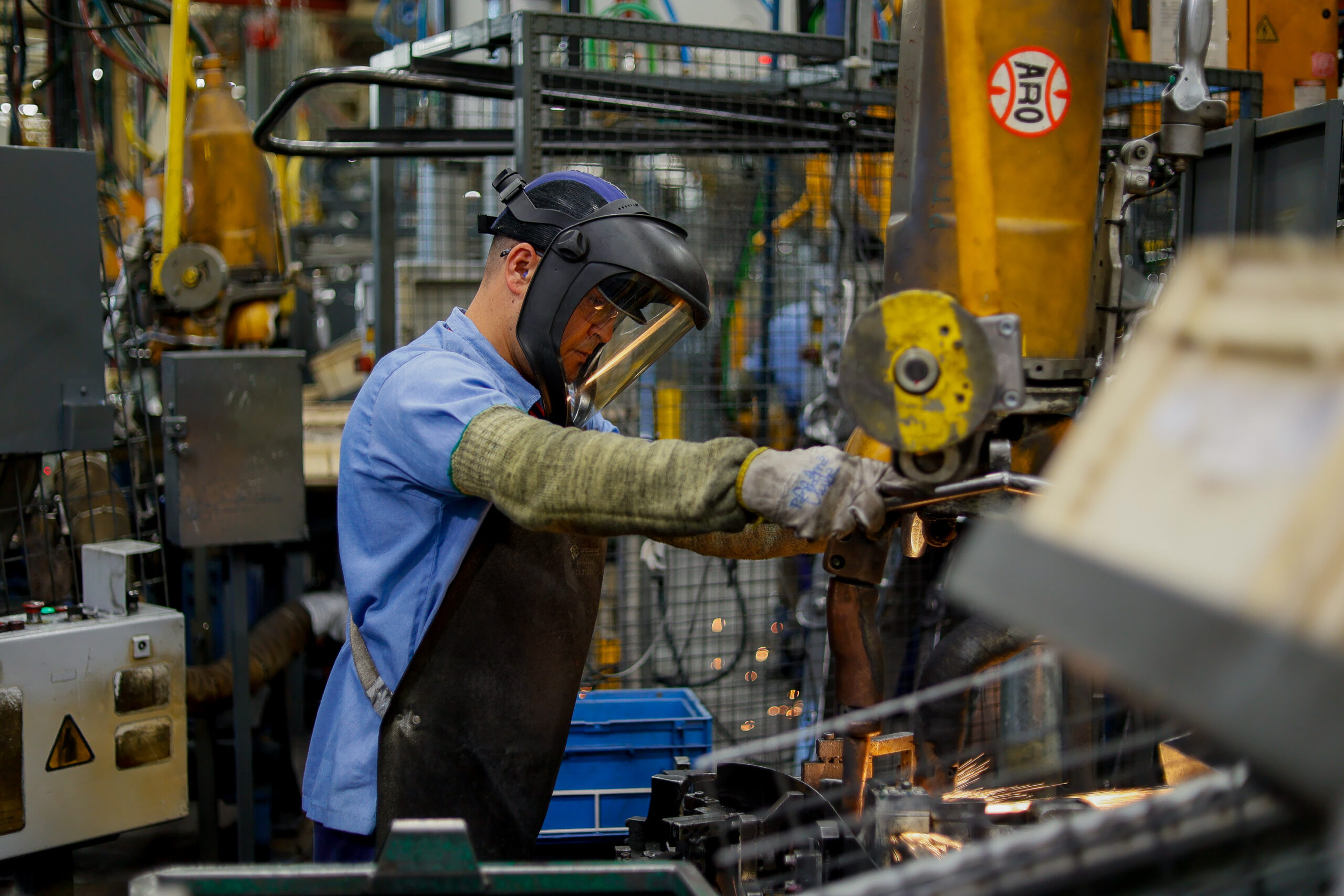 Indústria do Paraná mantém fôlego e gera 25 mil empregos formais em 2026