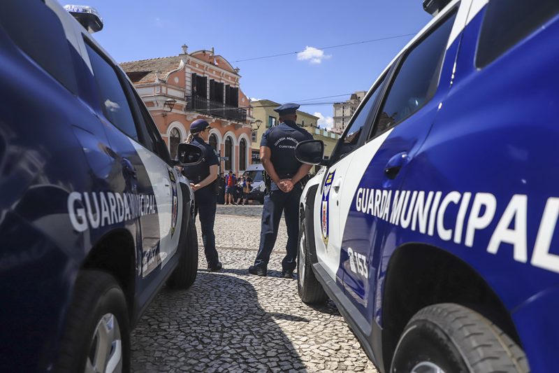 Guarda Municipal enfrenta resistência, mas avança para atuar com PM em Curitiba