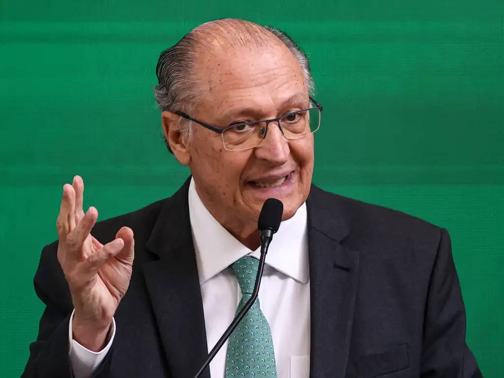 Alckmin Pressiona por Corte Acelerado de Juros e Expansão Econômica