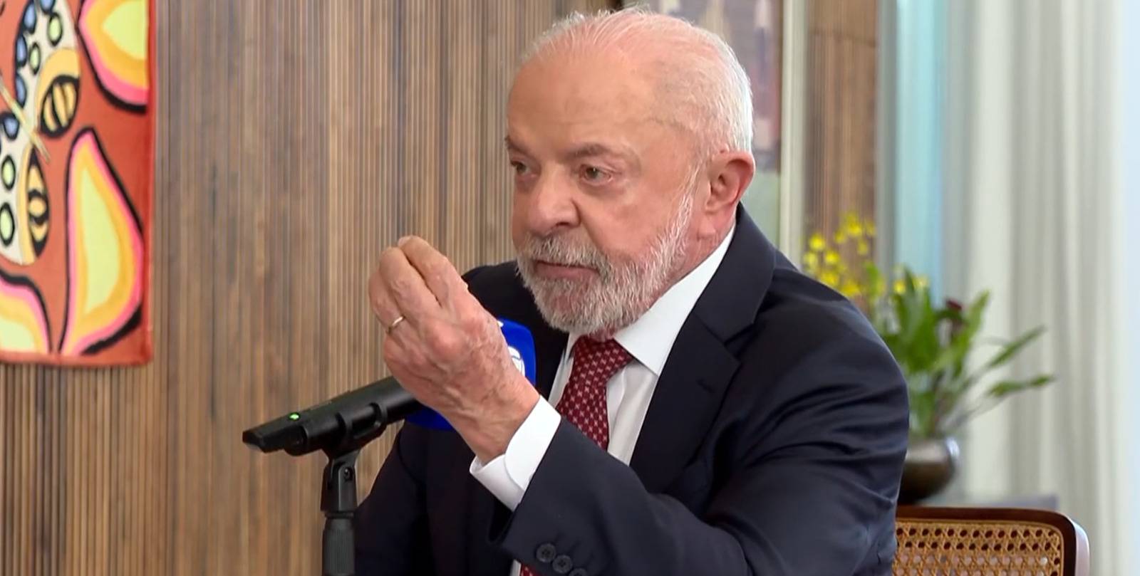 Lula Pressiona TSE por Inelegibilidade de Flávio Bolsonaro em Caso de Abuso Econômico