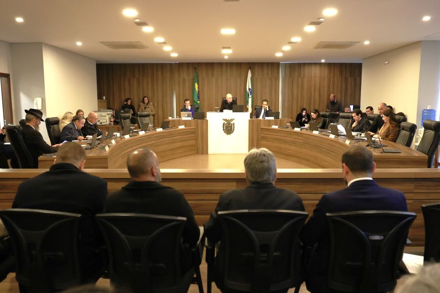CCJ avança projeto que regula prática em cursos técnicos e reforça combate ao racismo