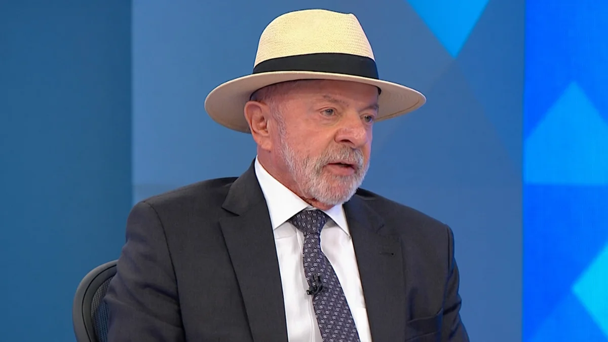 Lula defende Correios, admite fracasso na adaptação e rejeita privatização