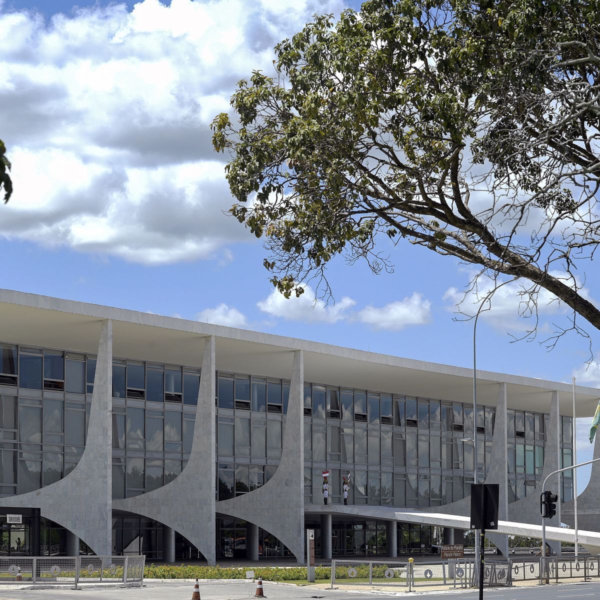 Planalto acusa EUA de escalada hostil após revogar visto de embaixadora