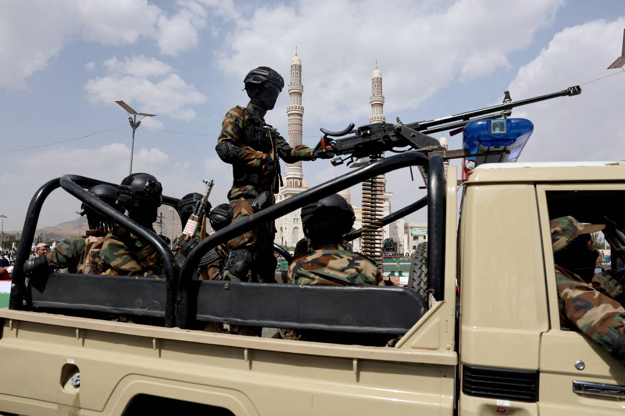 Irã e EUA intensificam ameaças em meio a ataques dos houthis
