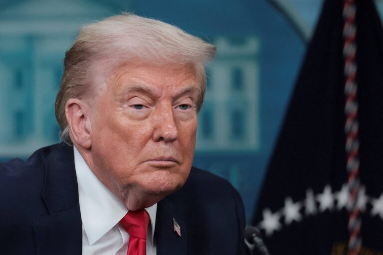 Trump discute opções duras contra Irã em entrevista