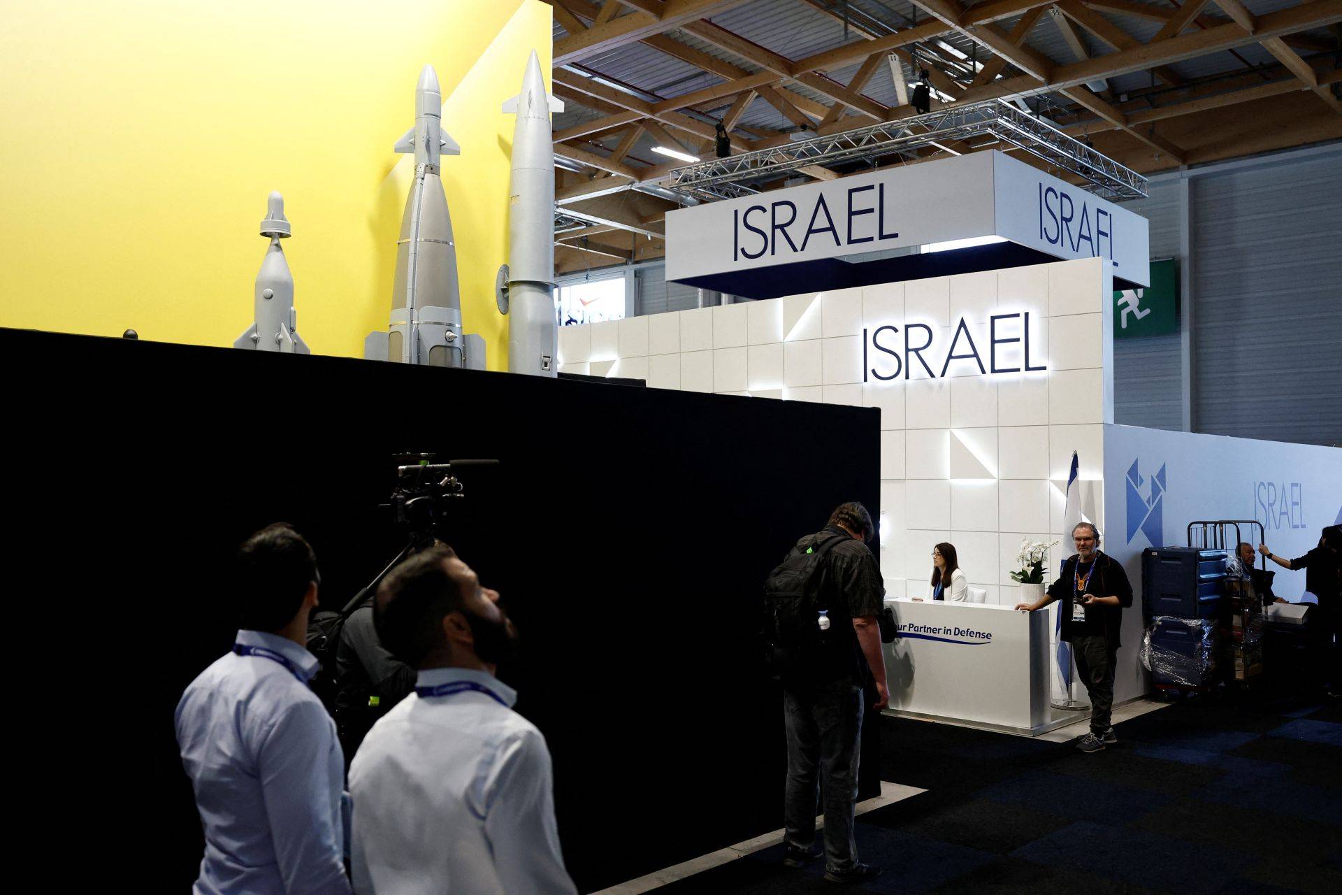 Elbit Systems cria braço autônomo com IA para revolucionar guerra moderna