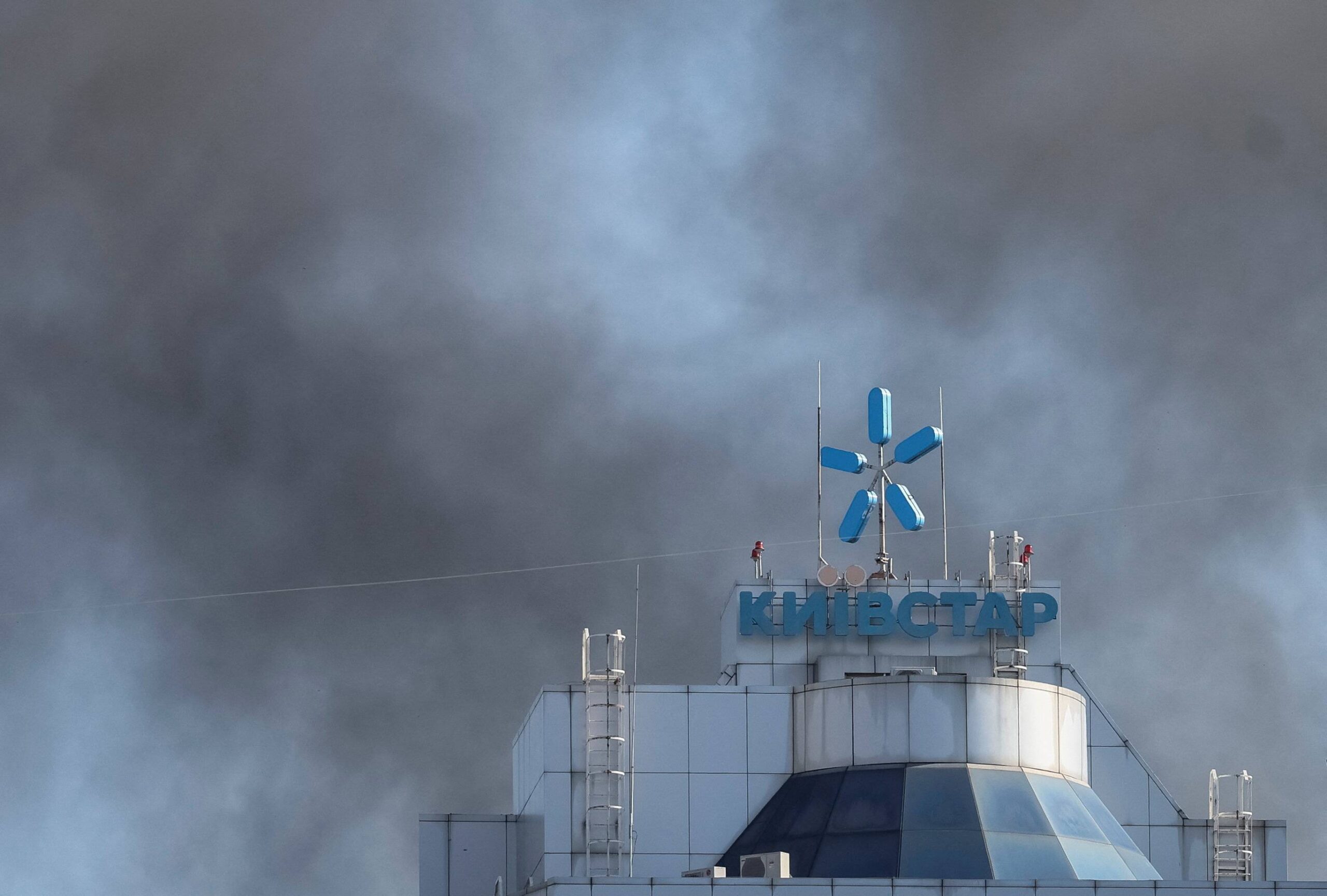 Rússia atinge sede da Kyivstar e data centers na Ucrânia