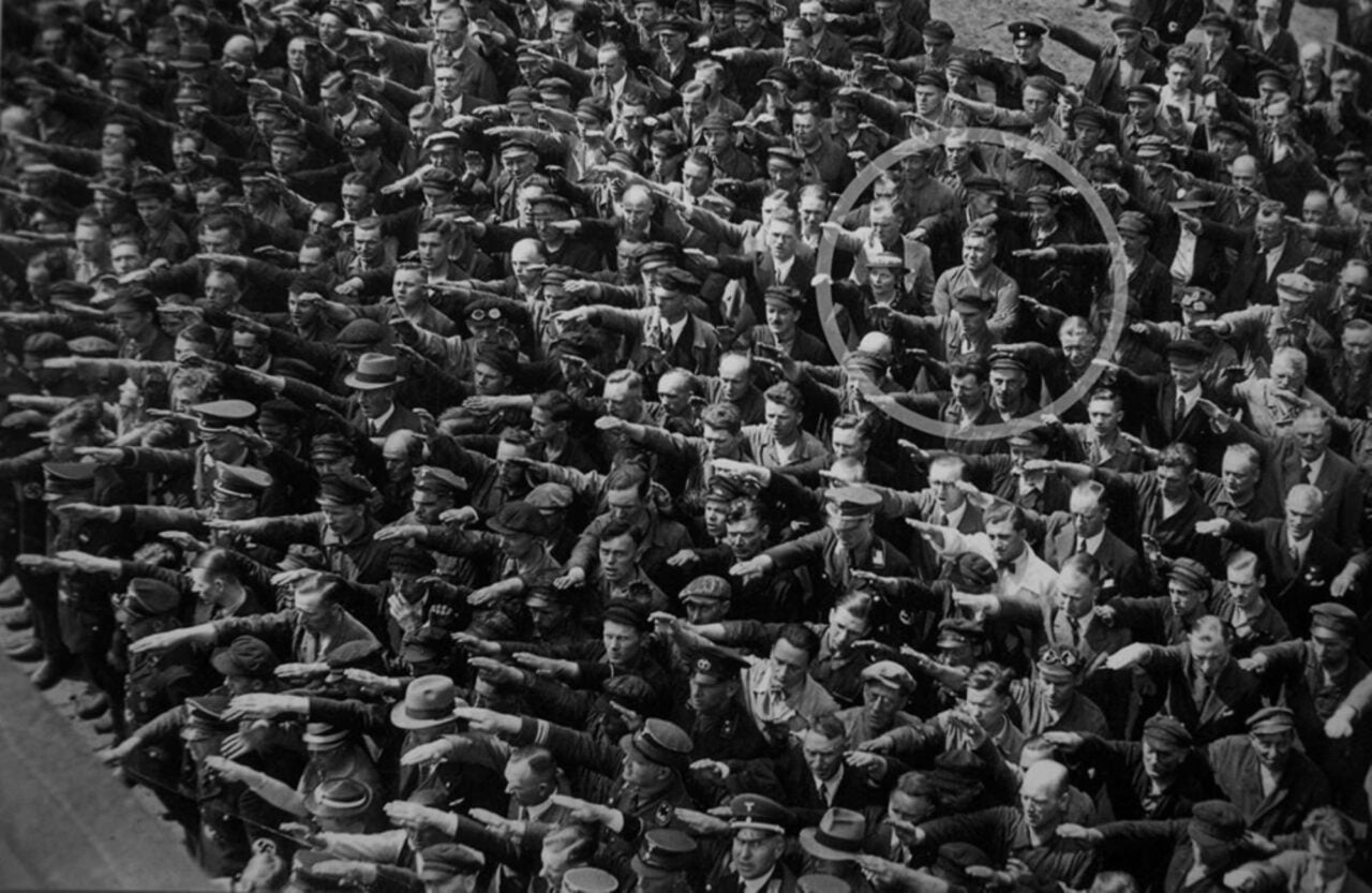 Museu do Holocausto reage à normalização de símbolos nazistas em Curitiba