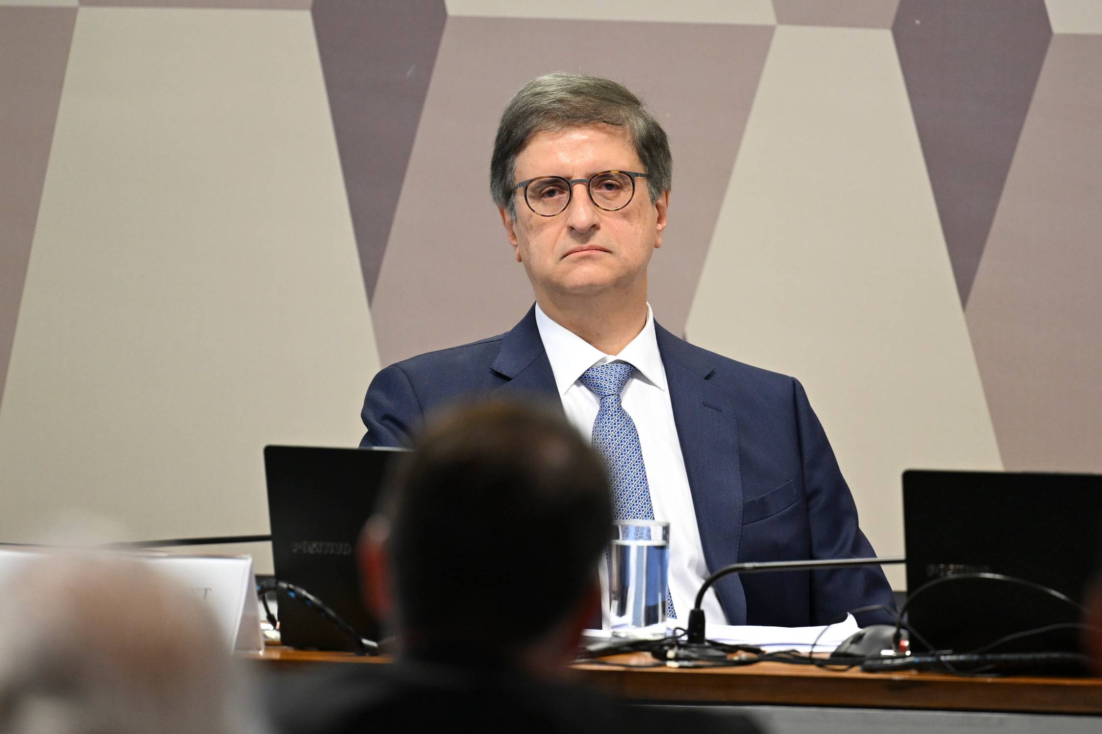 Procurador-geral Gonet se envolve em festa com banqueiro réu Vorcaro e zomba do processo